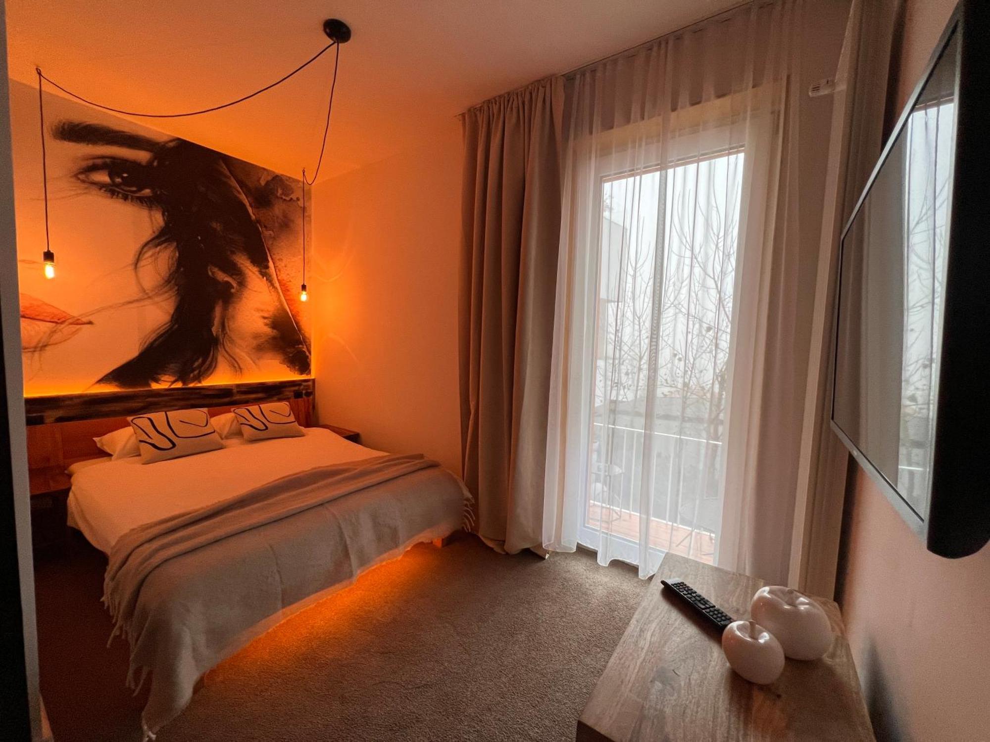 Shard Boutique Hotel-Adult Only Brasov Exterior photo